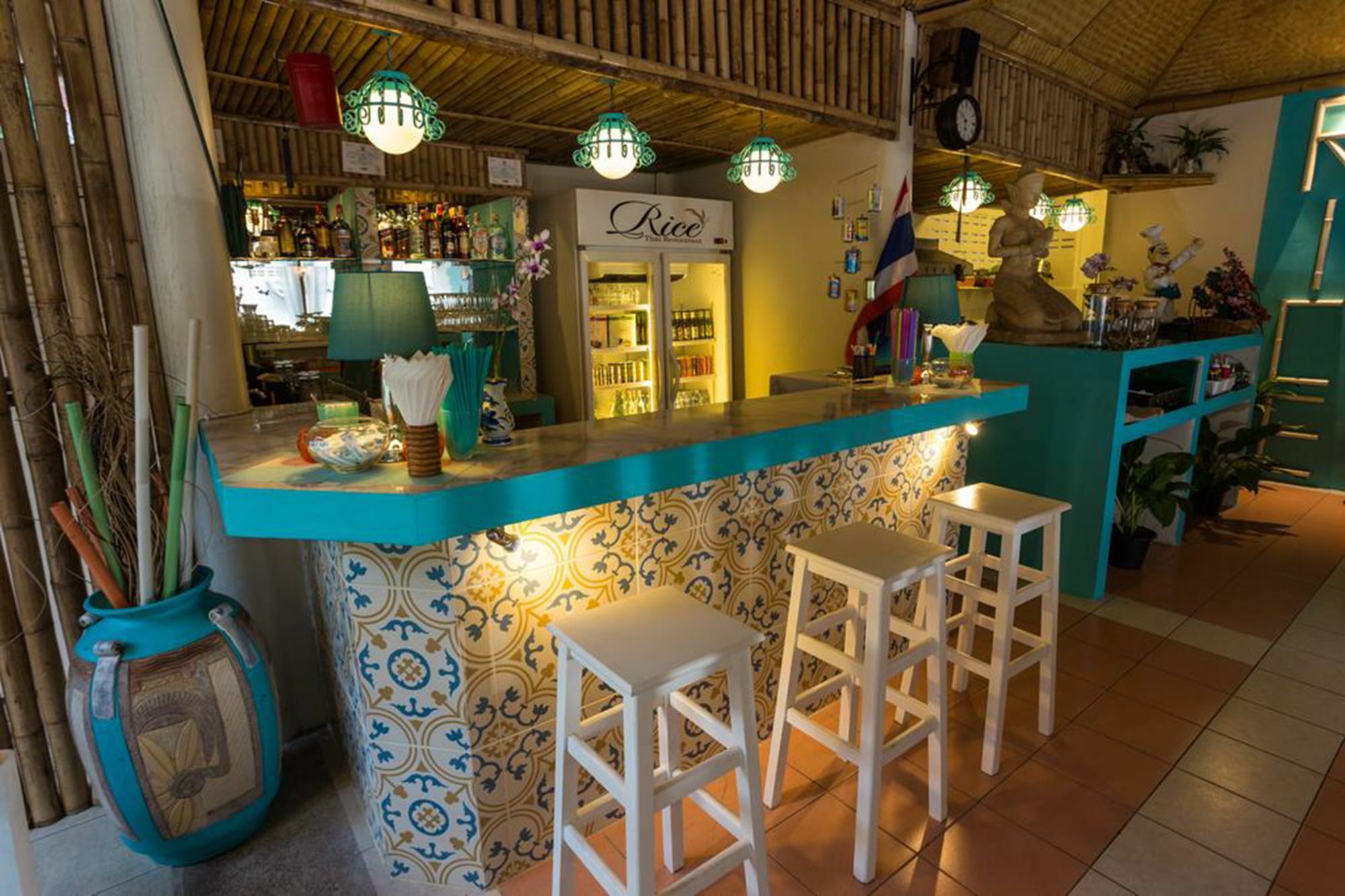 Rice Rooms And Restaurant Pantai Kata Bagian luar foto