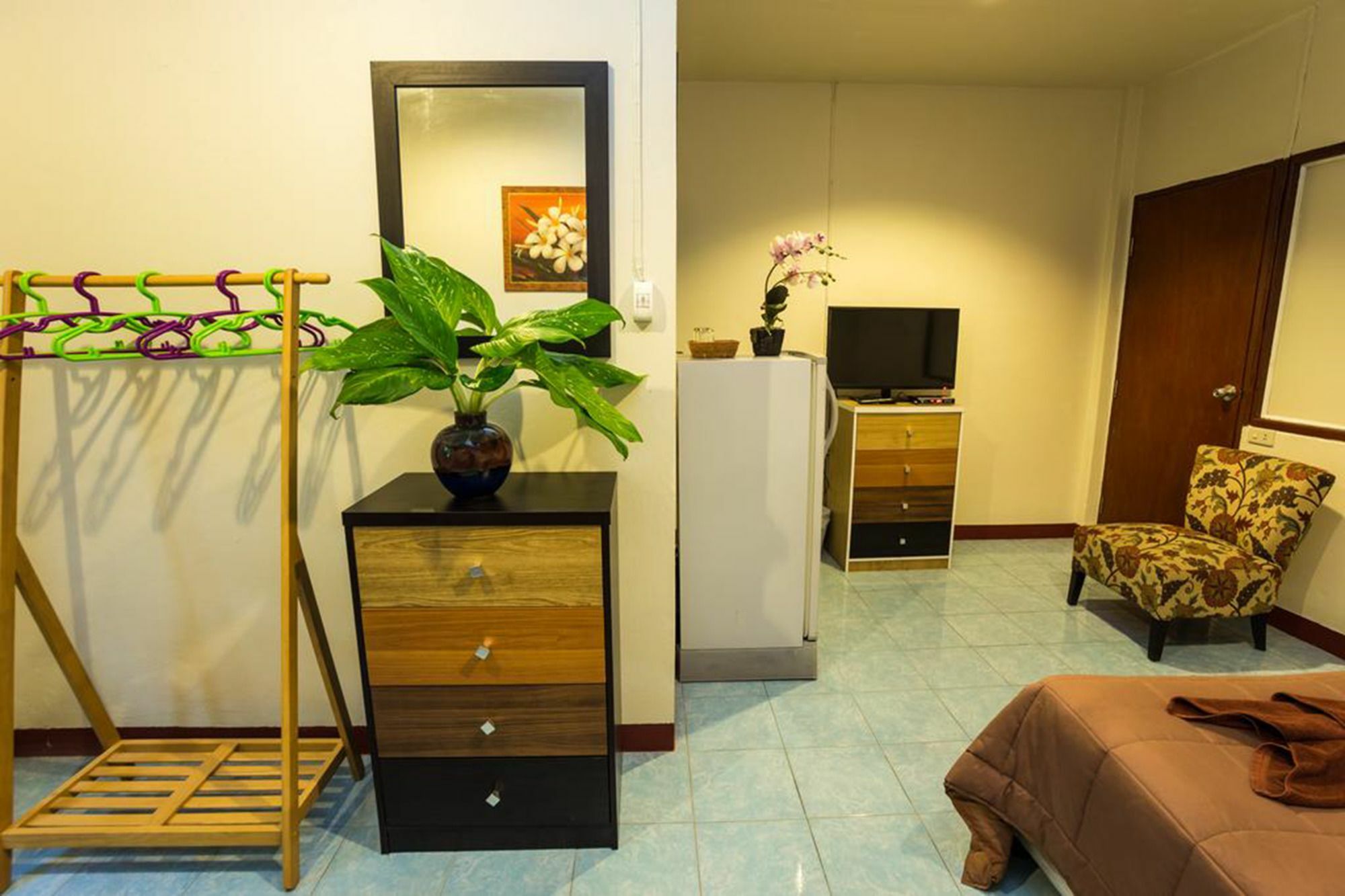 Rice Rooms And Restaurant Pantai Kata Bagian luar foto