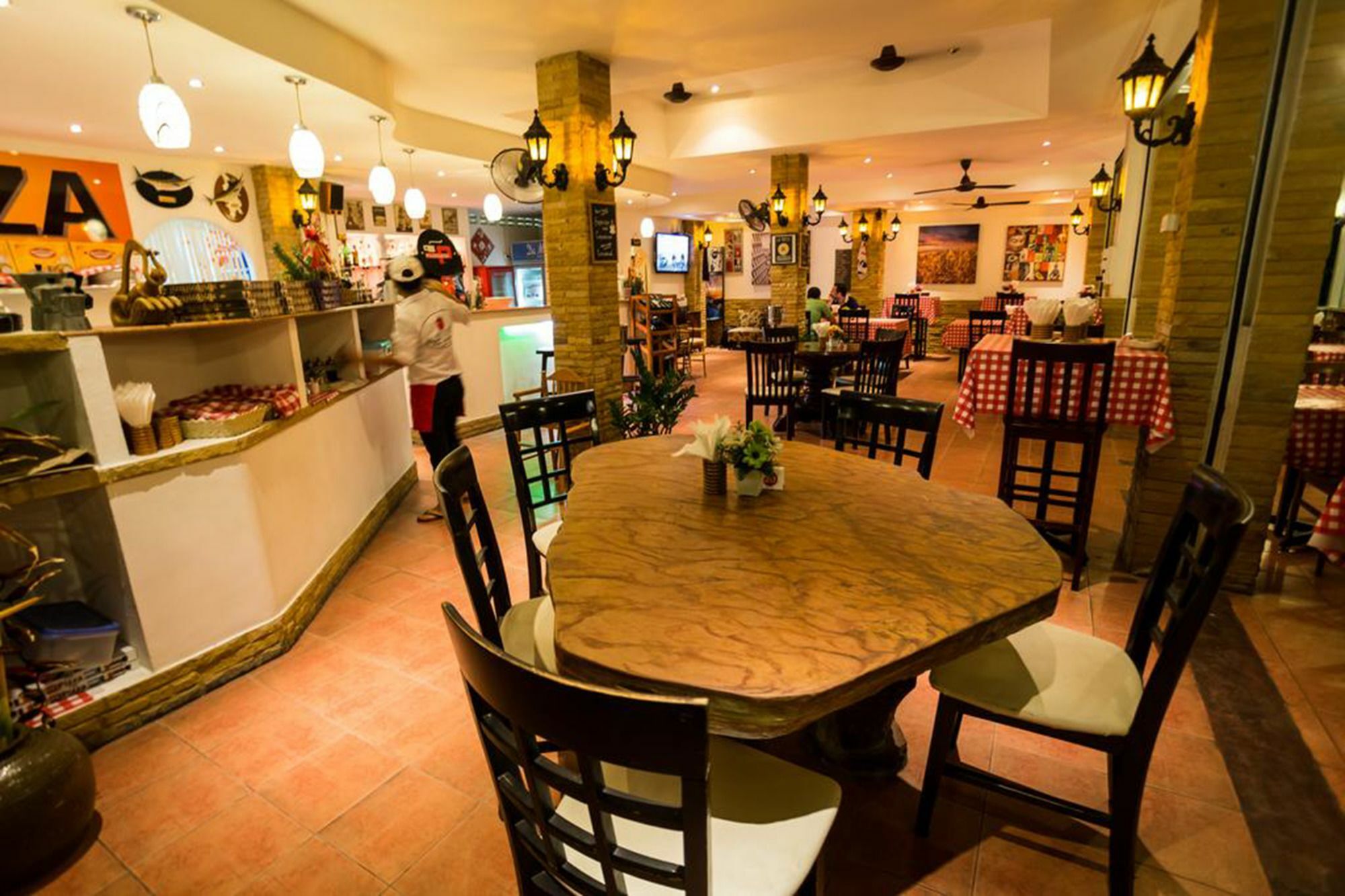 Rice Rooms And Restaurant Pantai Kata Bagian luar foto