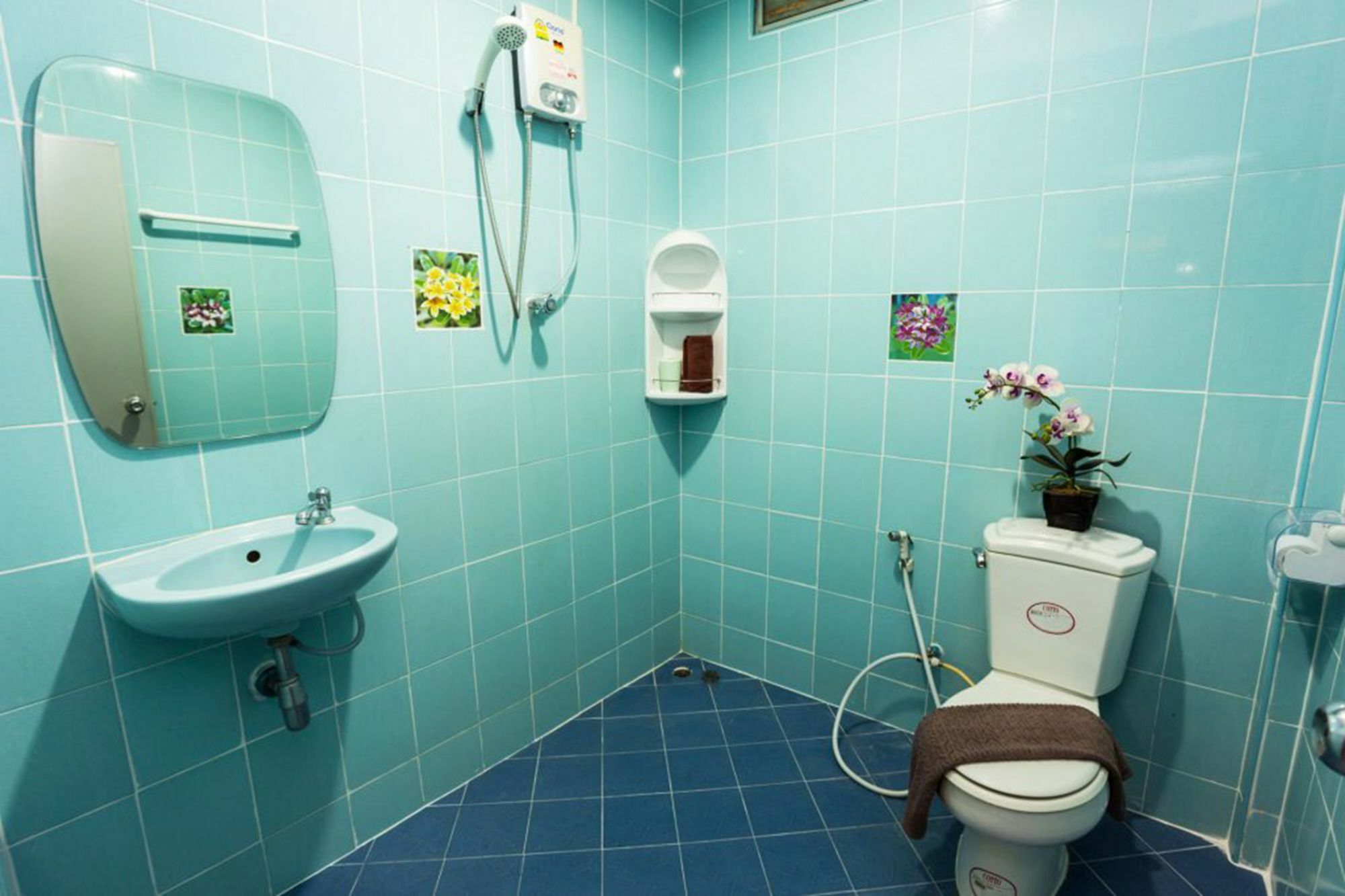 Rice Rooms And Restaurant Pantai Kata Bagian luar foto